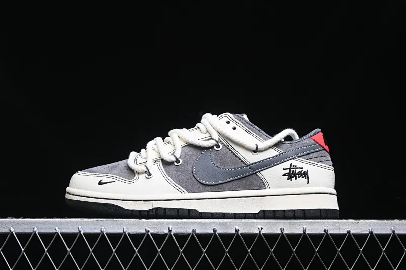 All Categories Nk SB Dunk Series Nk SB Dunk Low High-end Customized Low-top Sneakers Nk SB Dunk Low Stusi Joint-Strap Gray White Gray Hook Anniversary High-end Customized Low-top Casual Sneakers YX5066-207